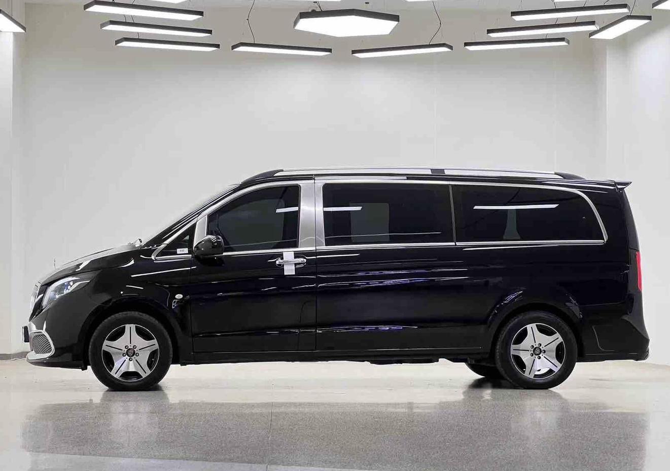 Mercedes-Benz Wei Ting 2024 thumb 2