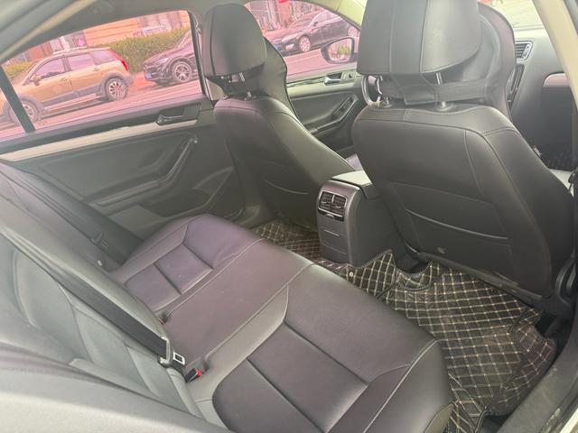 Volkswagen Sagitar 2018 thumb 7