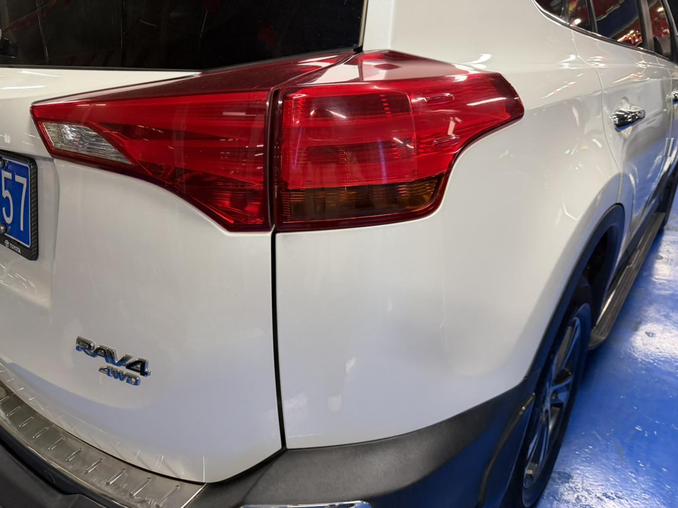 Toyota RAV4 2015 thumb 9