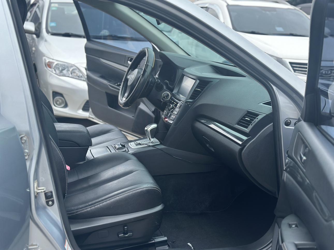Subaru Outback 2013 thumb 6