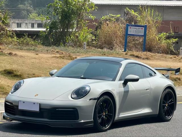 Porsche 911 2020 thumb 8