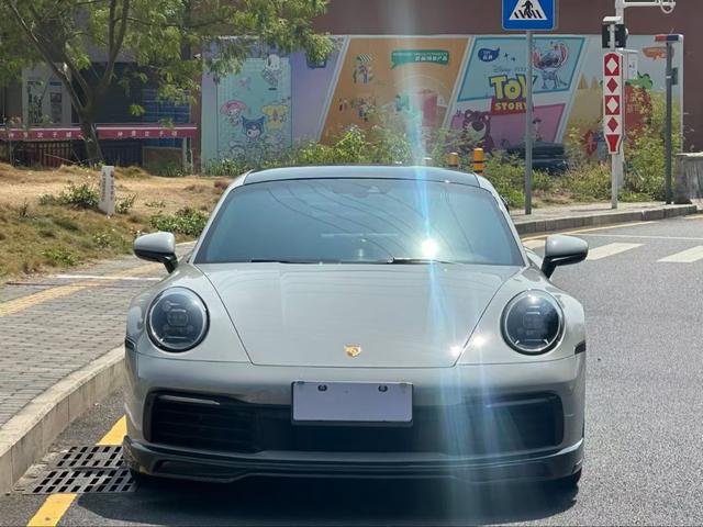 Porsche 911 2020 thumb 9