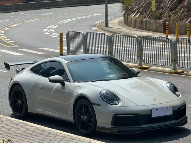 Porsche 911 2020 thumb 10