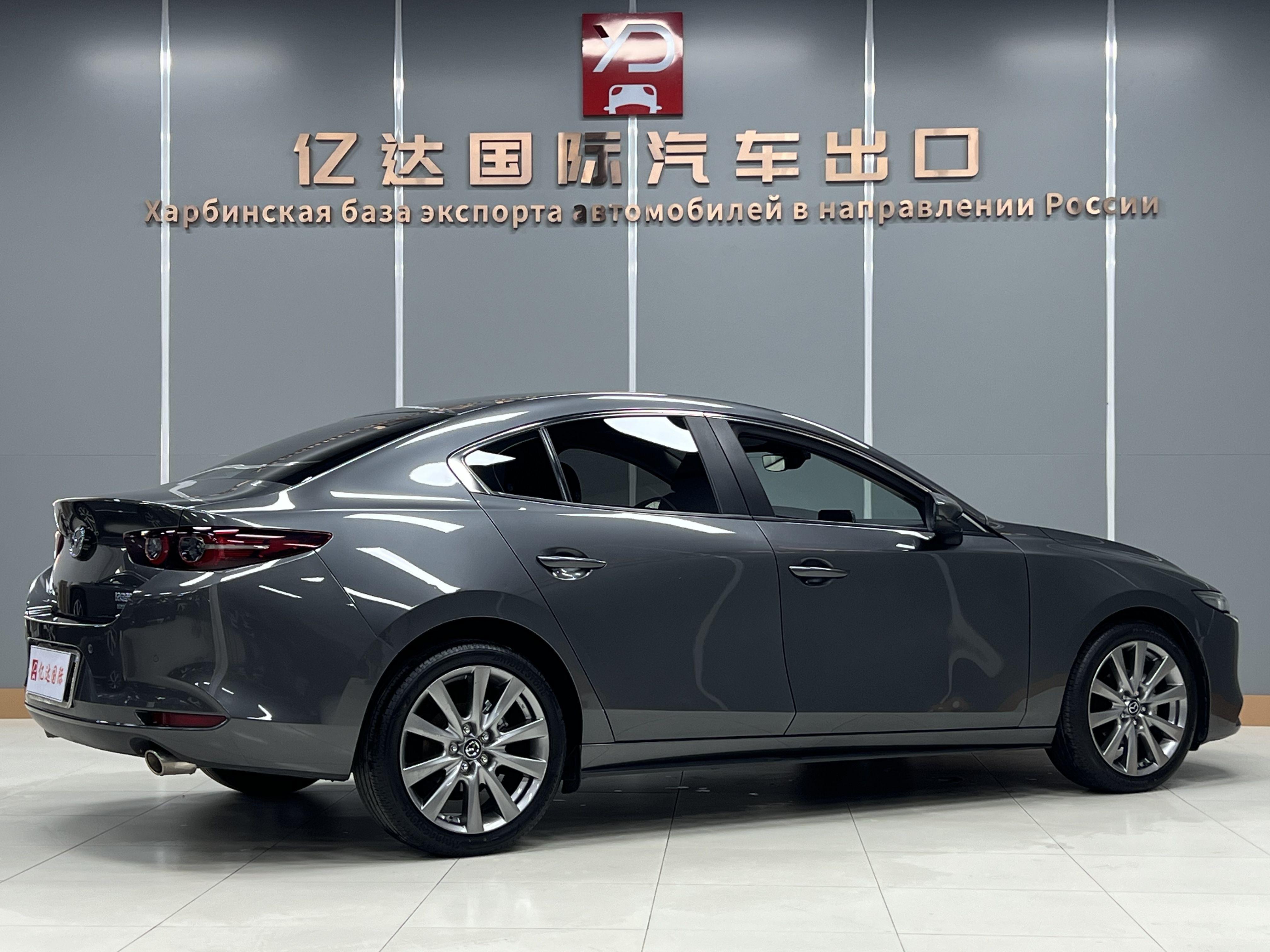Mazda 3 2022 thumb 4