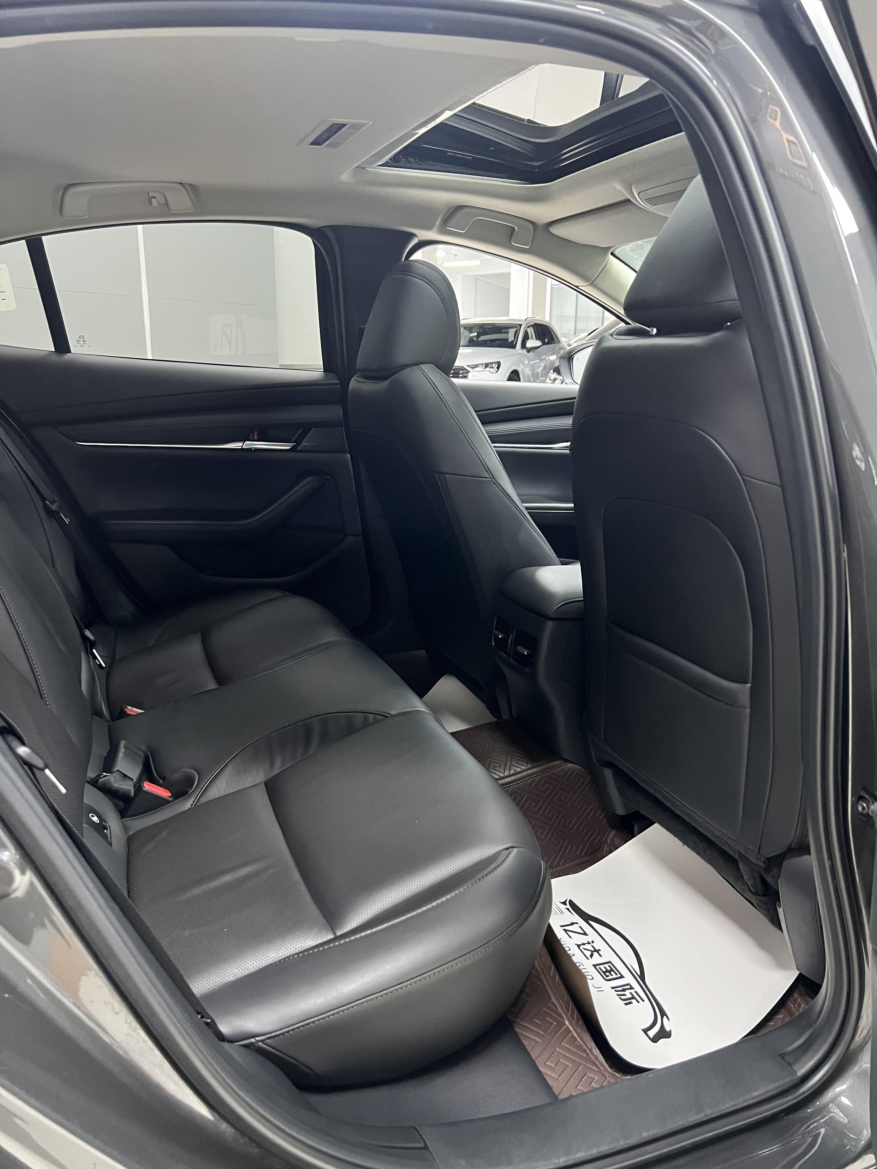 Mazda 3 2022 thumb 9