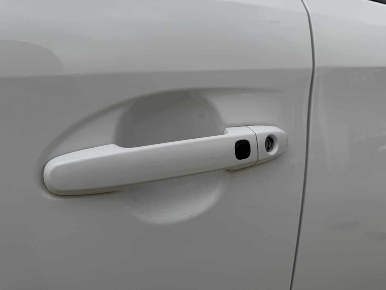 Toyota Yaris 2022 thumb 8