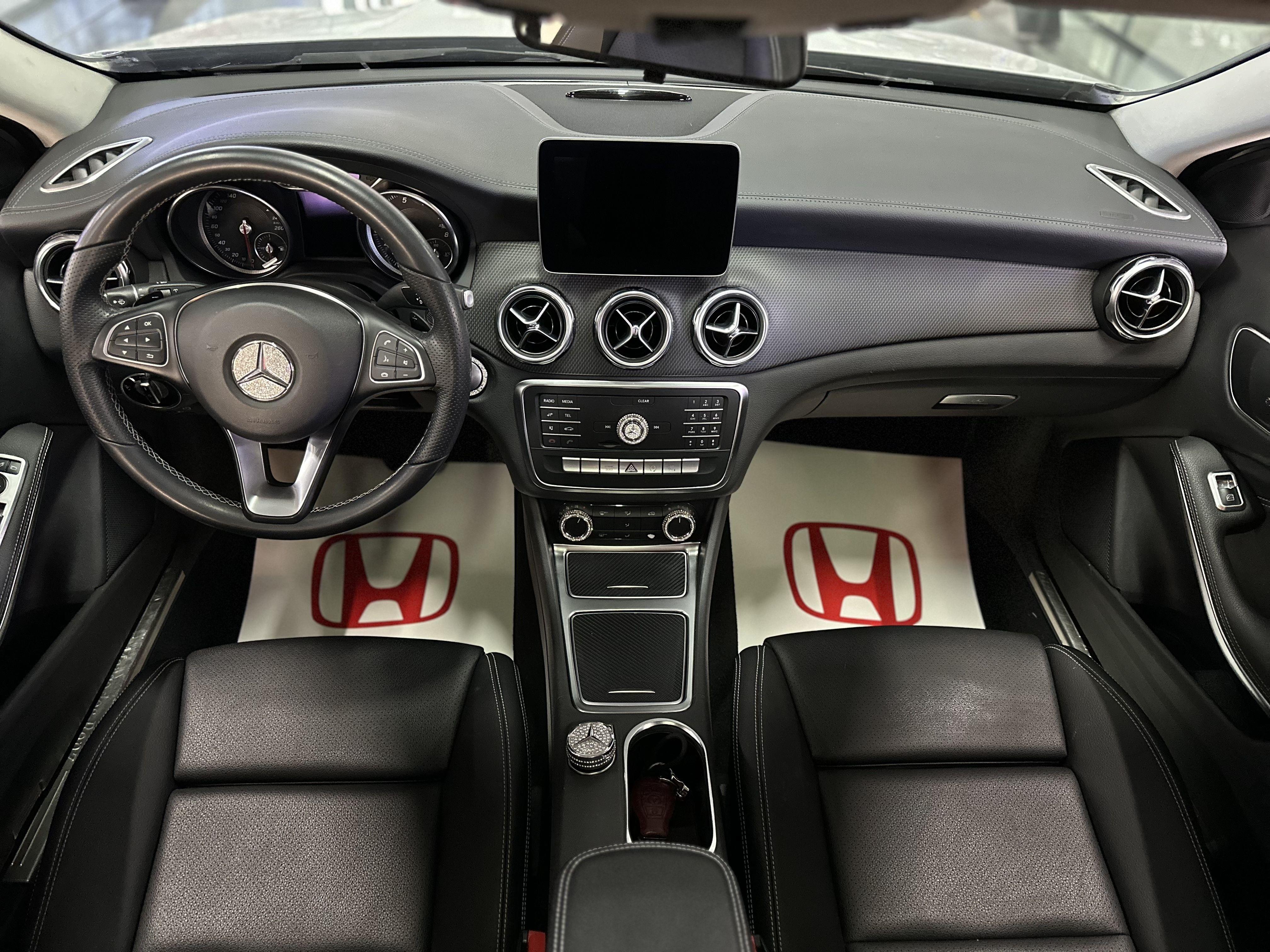 Mercedes-Benz GLA 2018 thumb 4
