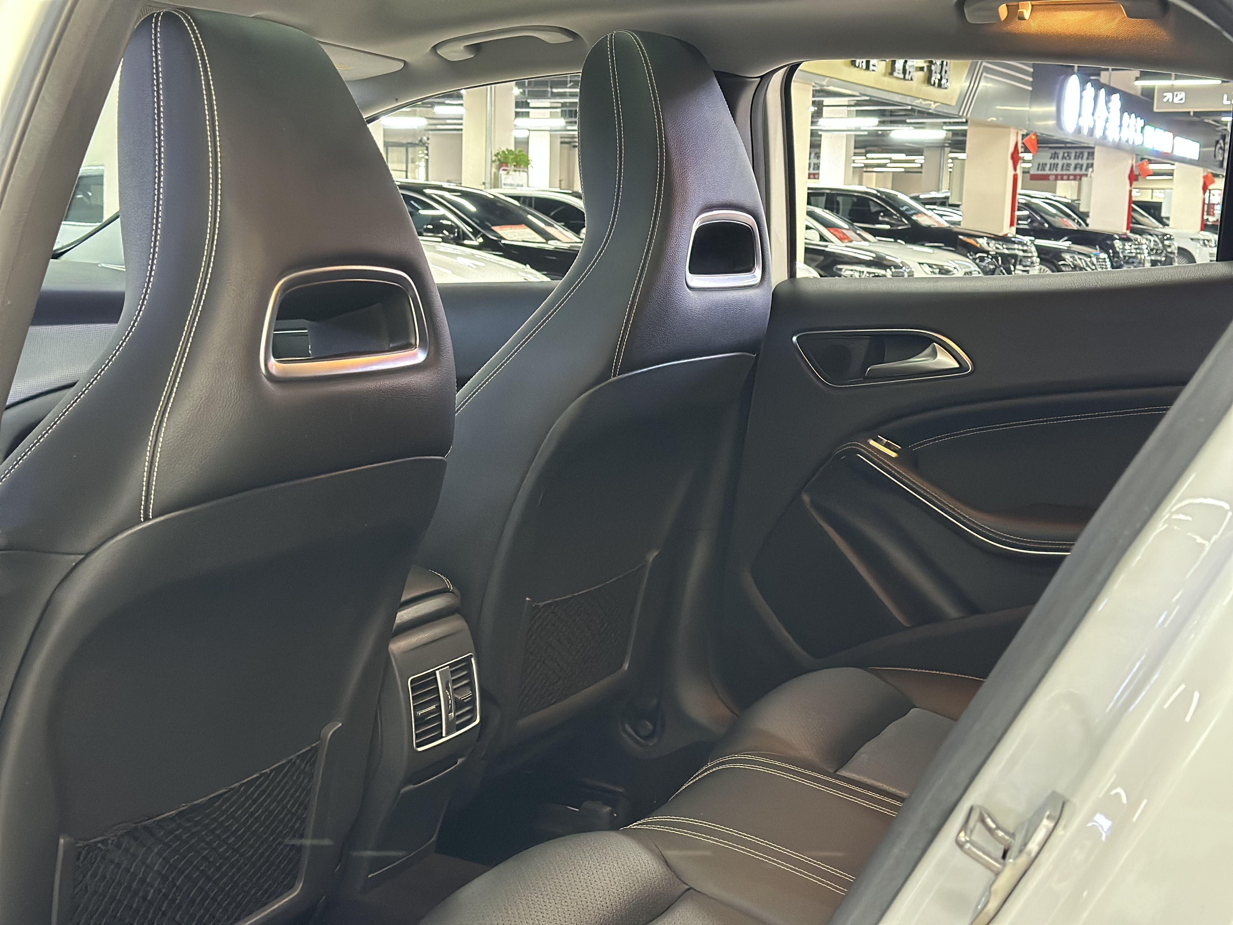 Mercedes-Benz GLA 2018 thumb 7