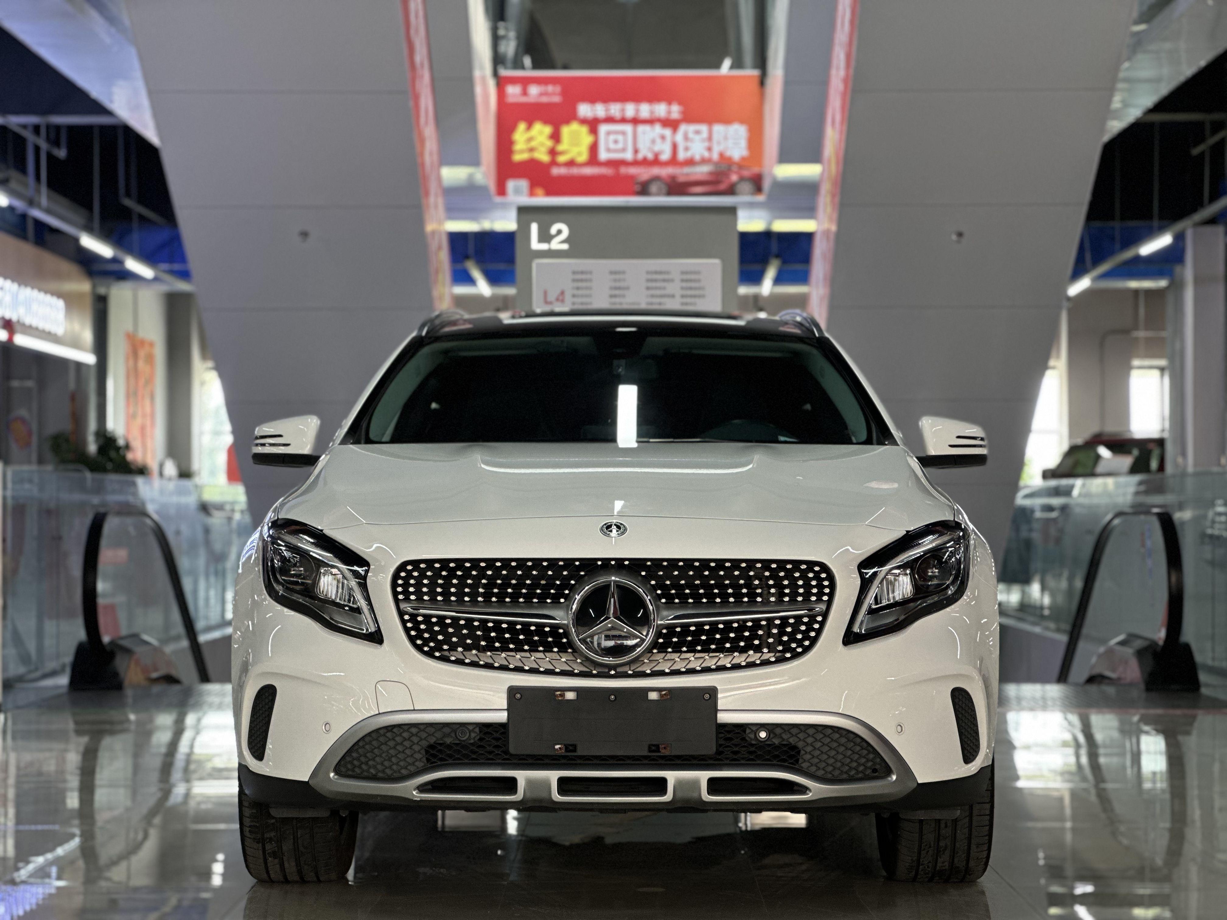Mercedes-Benz GLA 2018 thumb 9
