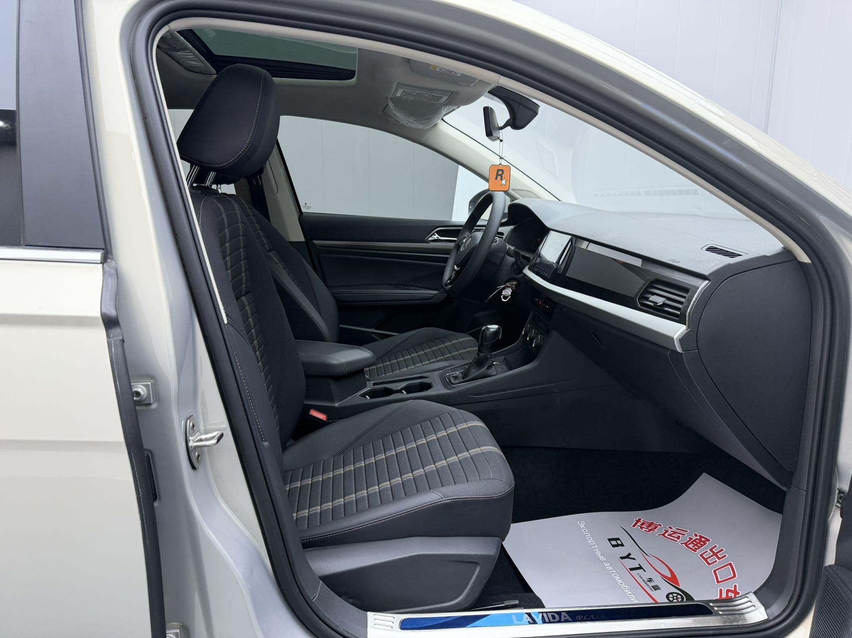 Volkswagen Lavida XR 2022 thumb 9