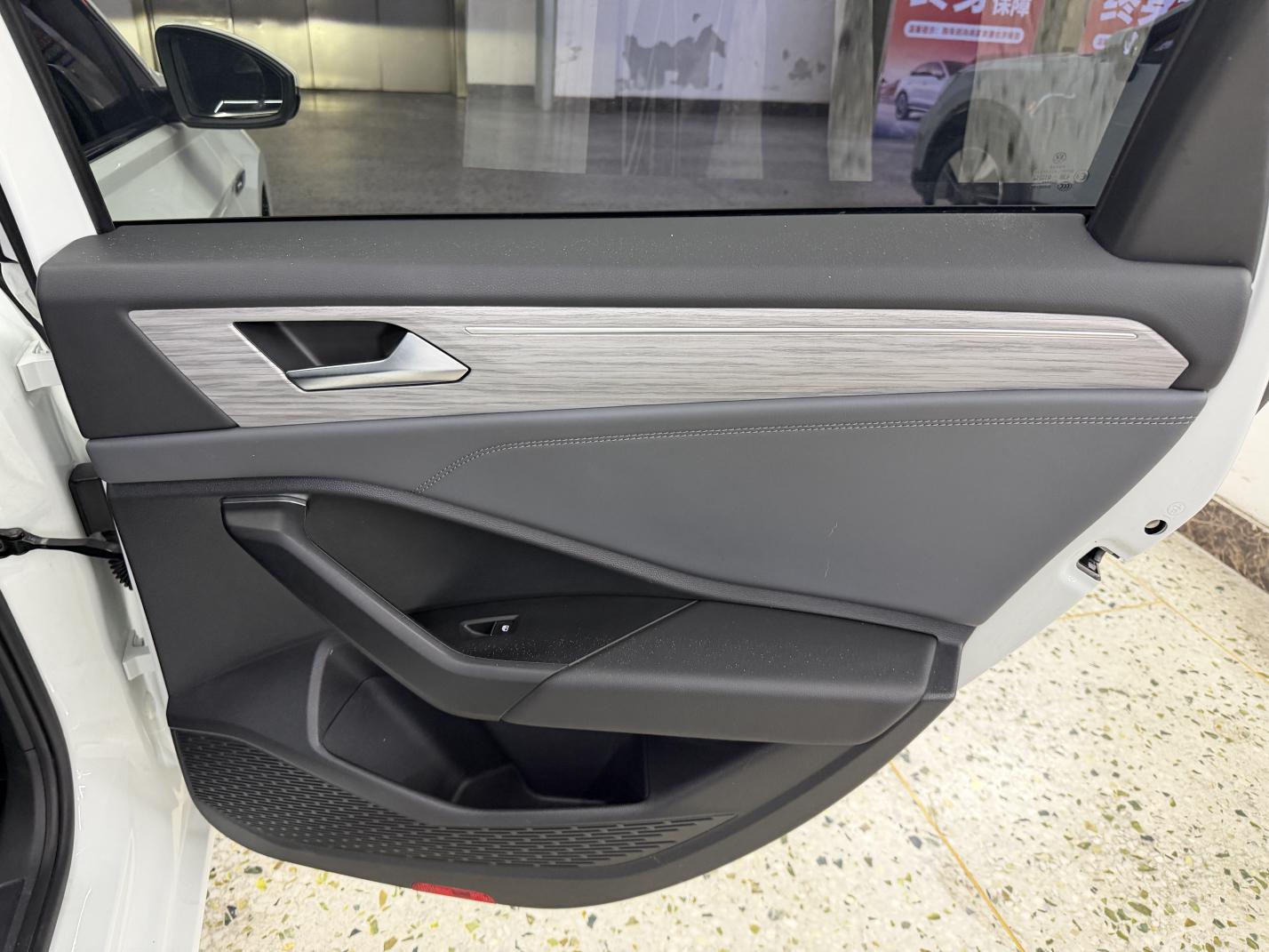 Volkswagen Sagitar 2023 thumb 6