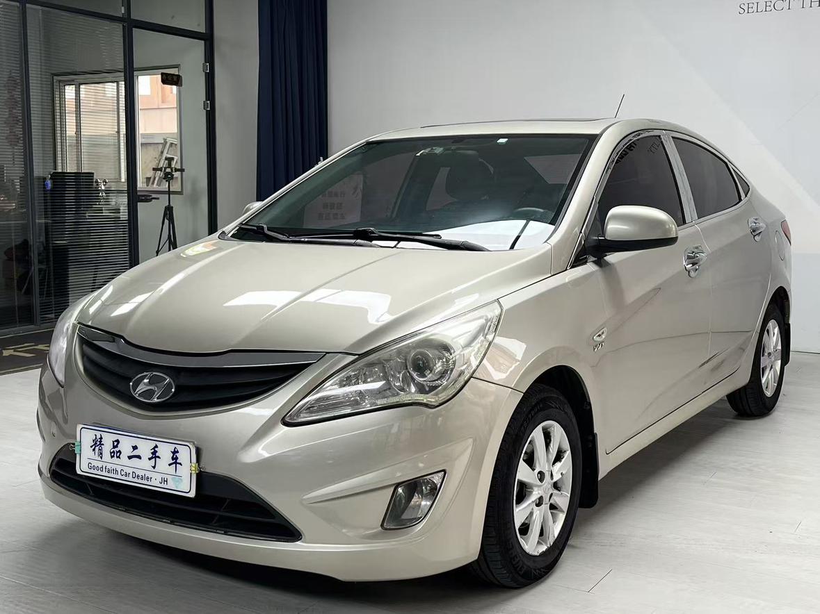 Hyundai Solaris 2010 thumb 8