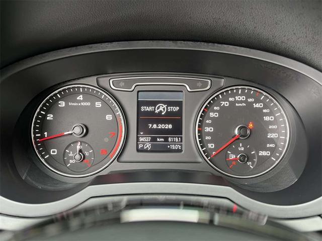 Audi Q3 2013 thumb 8