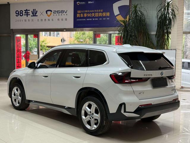 BMW X1 2023 thumb 2