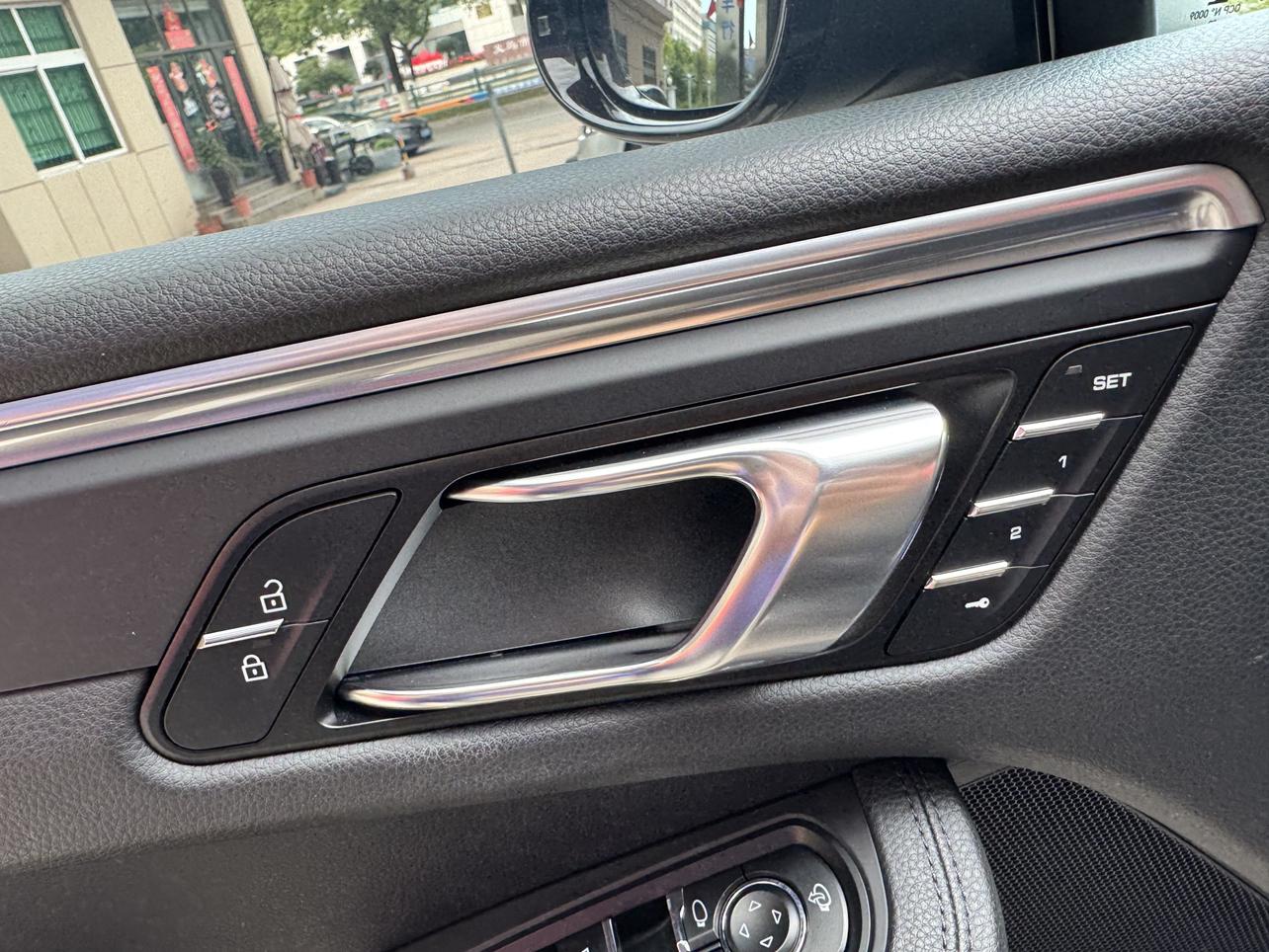 Porsche Macan 2020 thumb 7