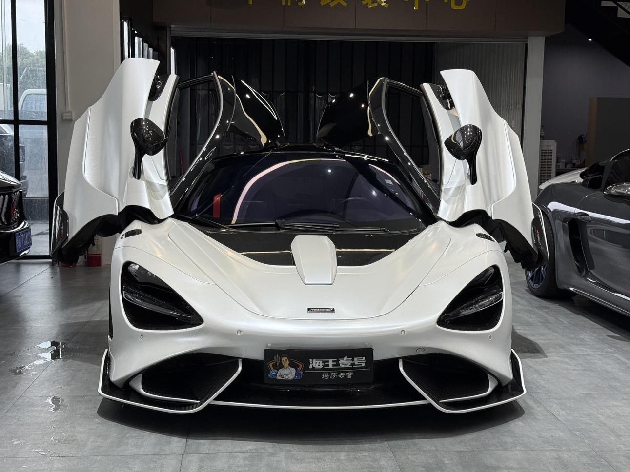 McLaren 720S 2019 thumb 5