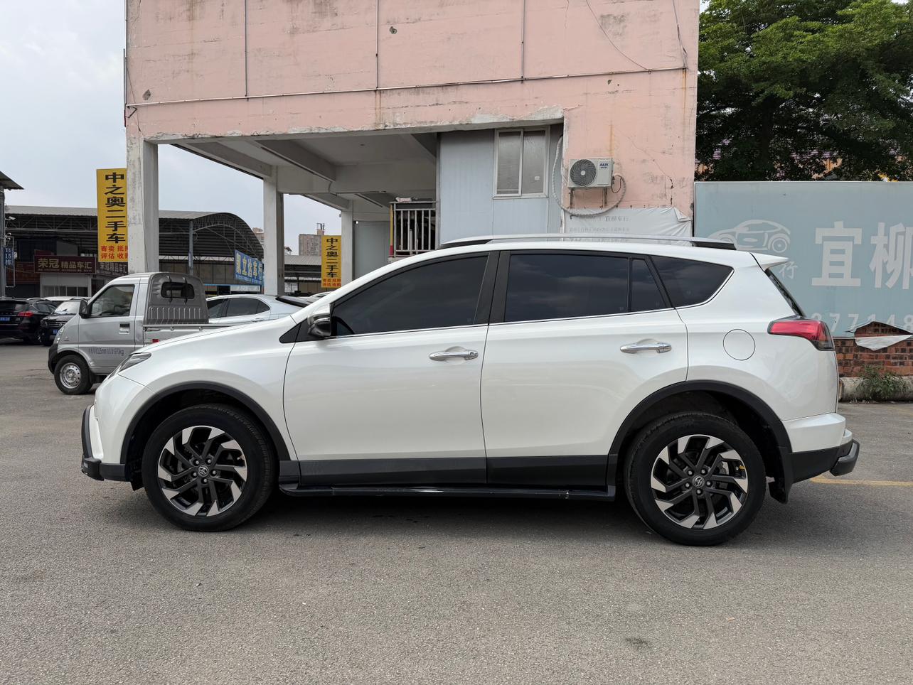 Toyota RAV4 2016 thumb 2