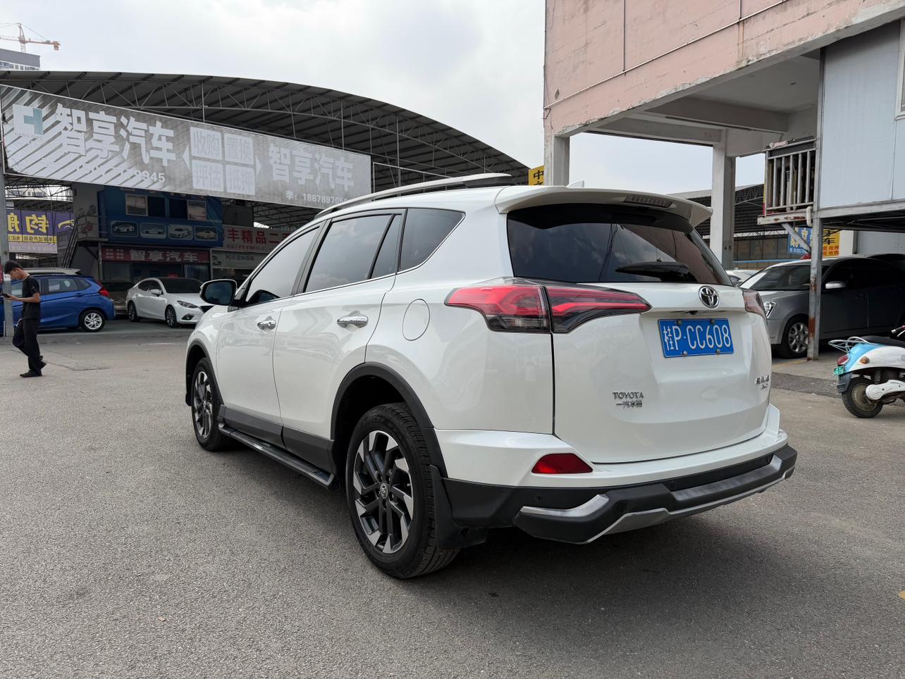 Toyota RAV4 2016 thumb 3