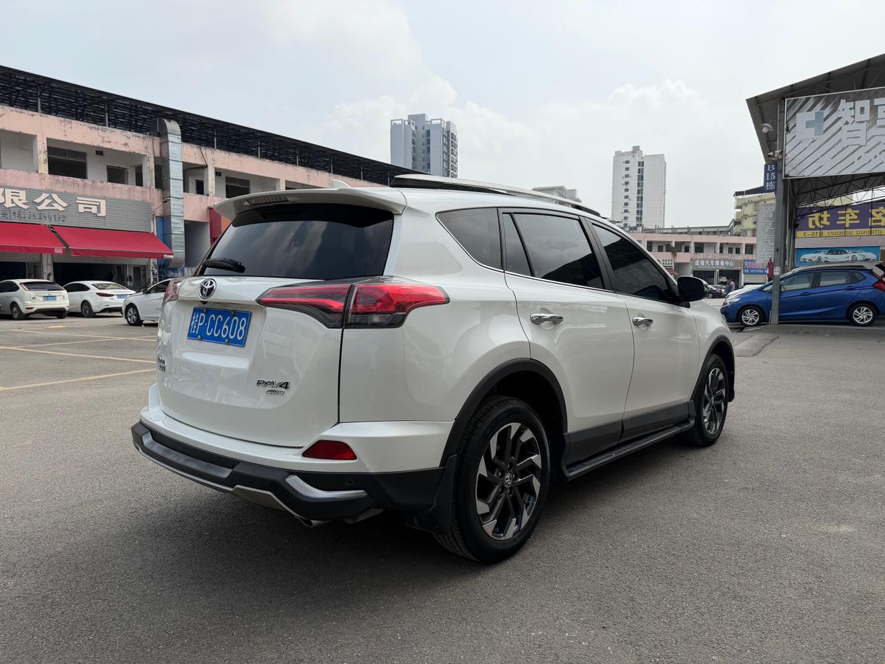 Toyota RAV4 2016 thumb 4