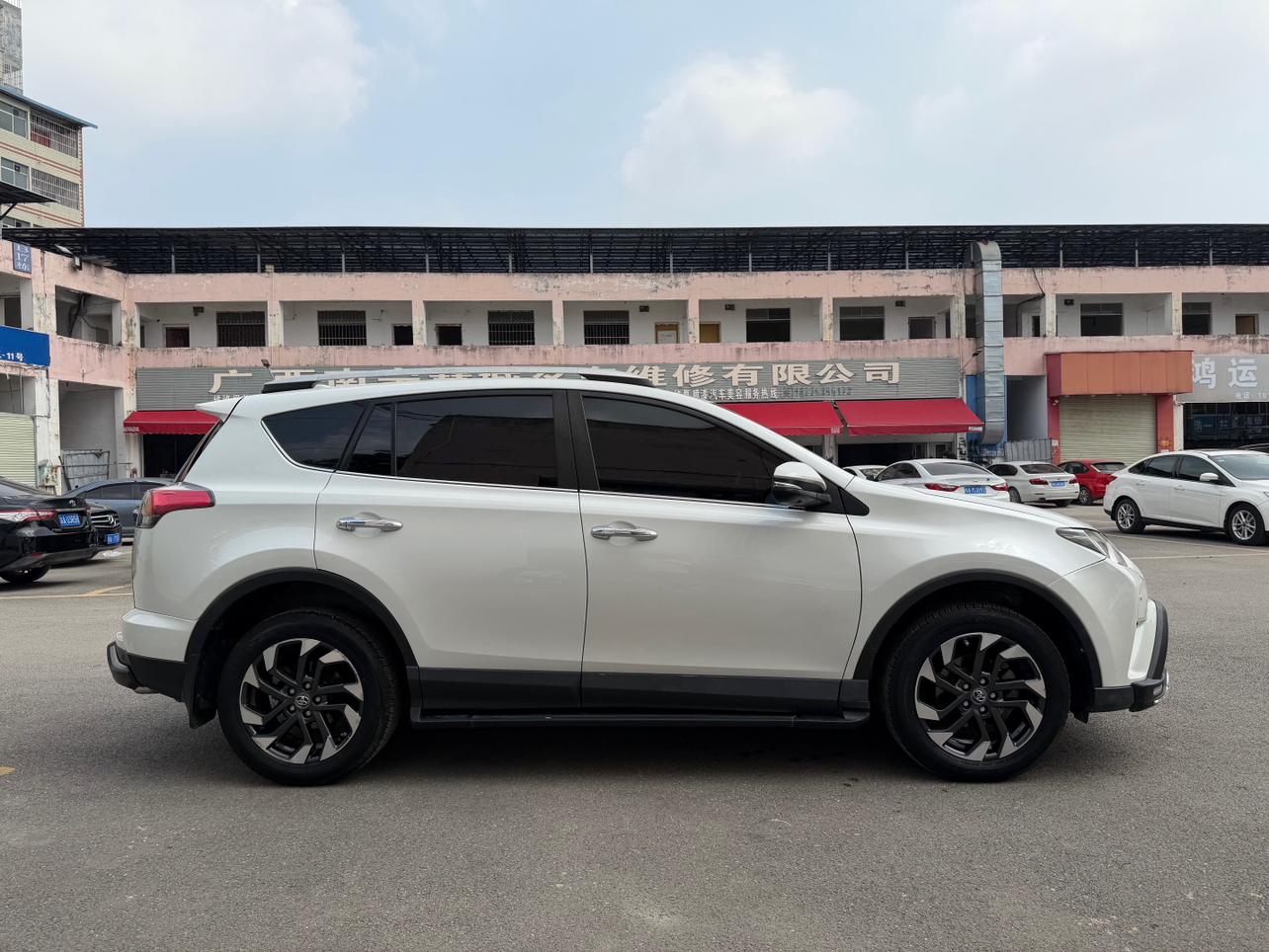 Toyota RAV4 2016 thumb 5