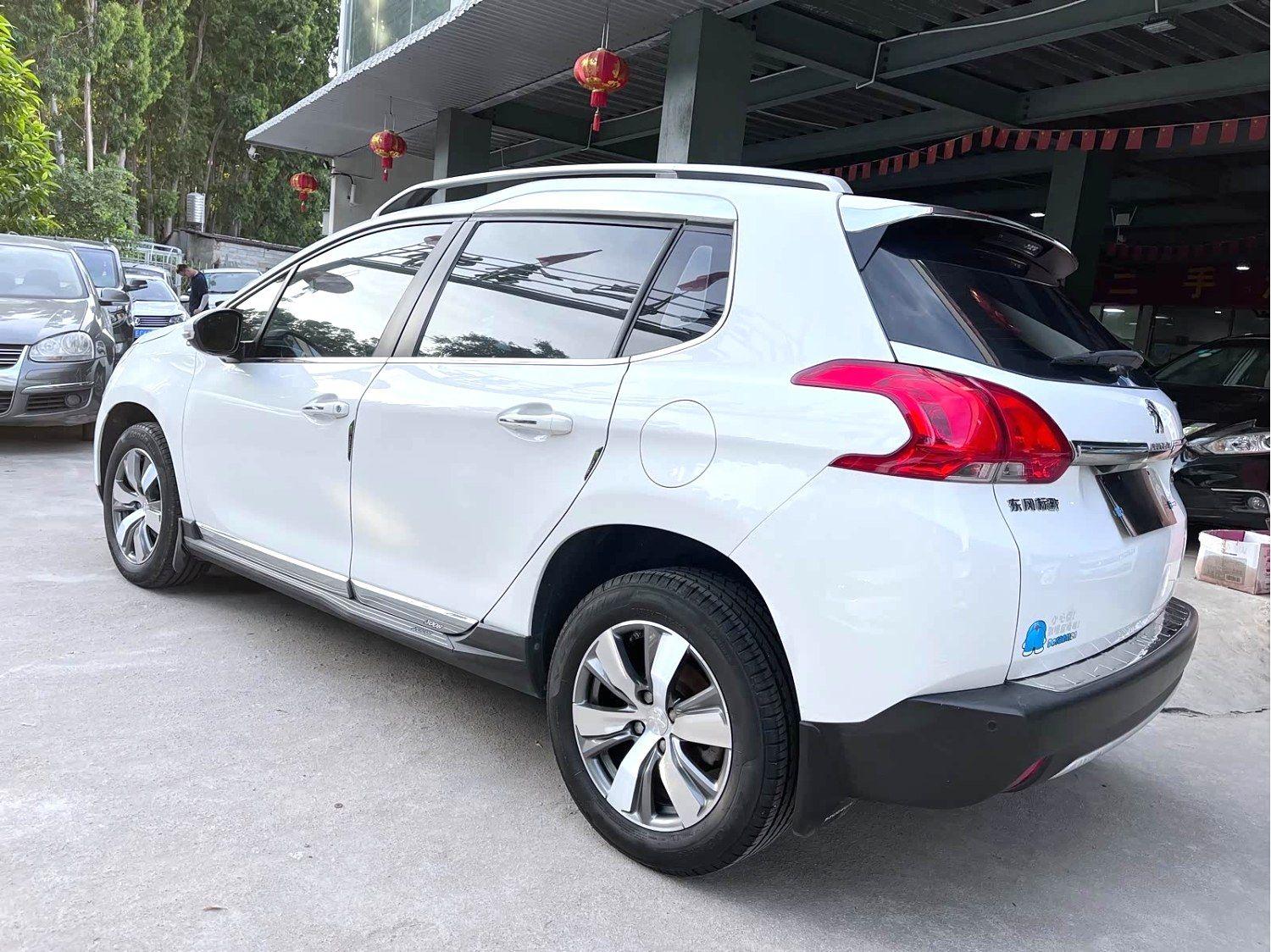 Peugeot 2008 2015 thumb 2