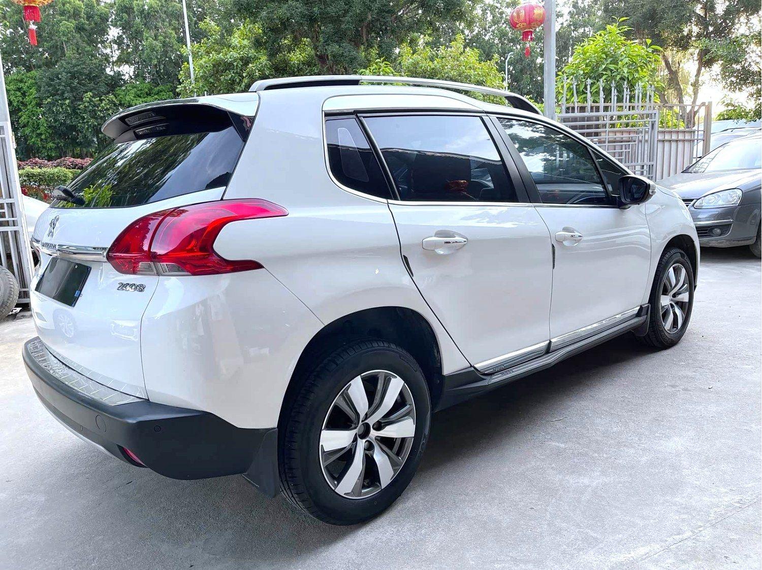 Peugeot 2008 2015 thumb 4