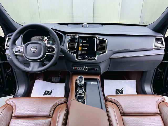 Volvo XC90 2021 thumb 10