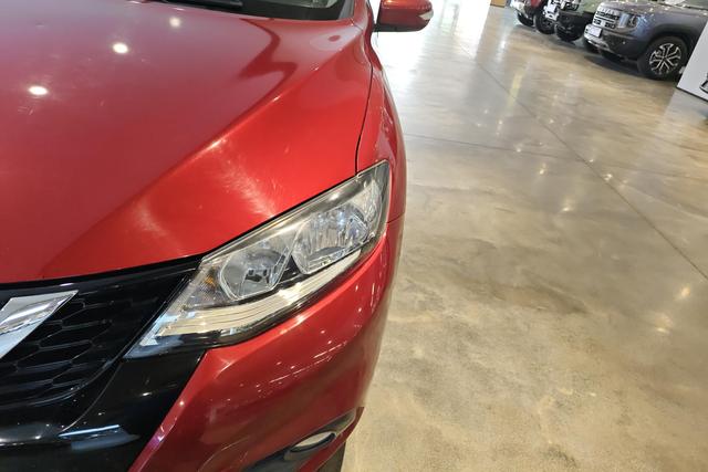 Nissan Tiida 2019 thumb 2