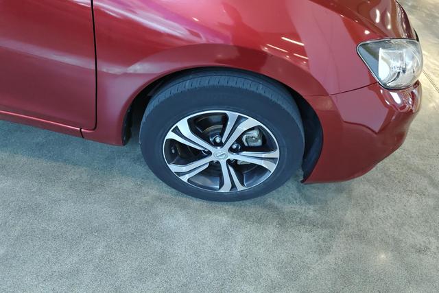 Nissan Tiida 2019 thumb 5