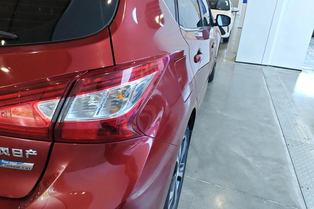 Nissan Tiida 2019 thumb 9