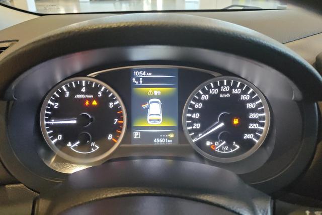 Nissan Tiida 2019 thumb 11