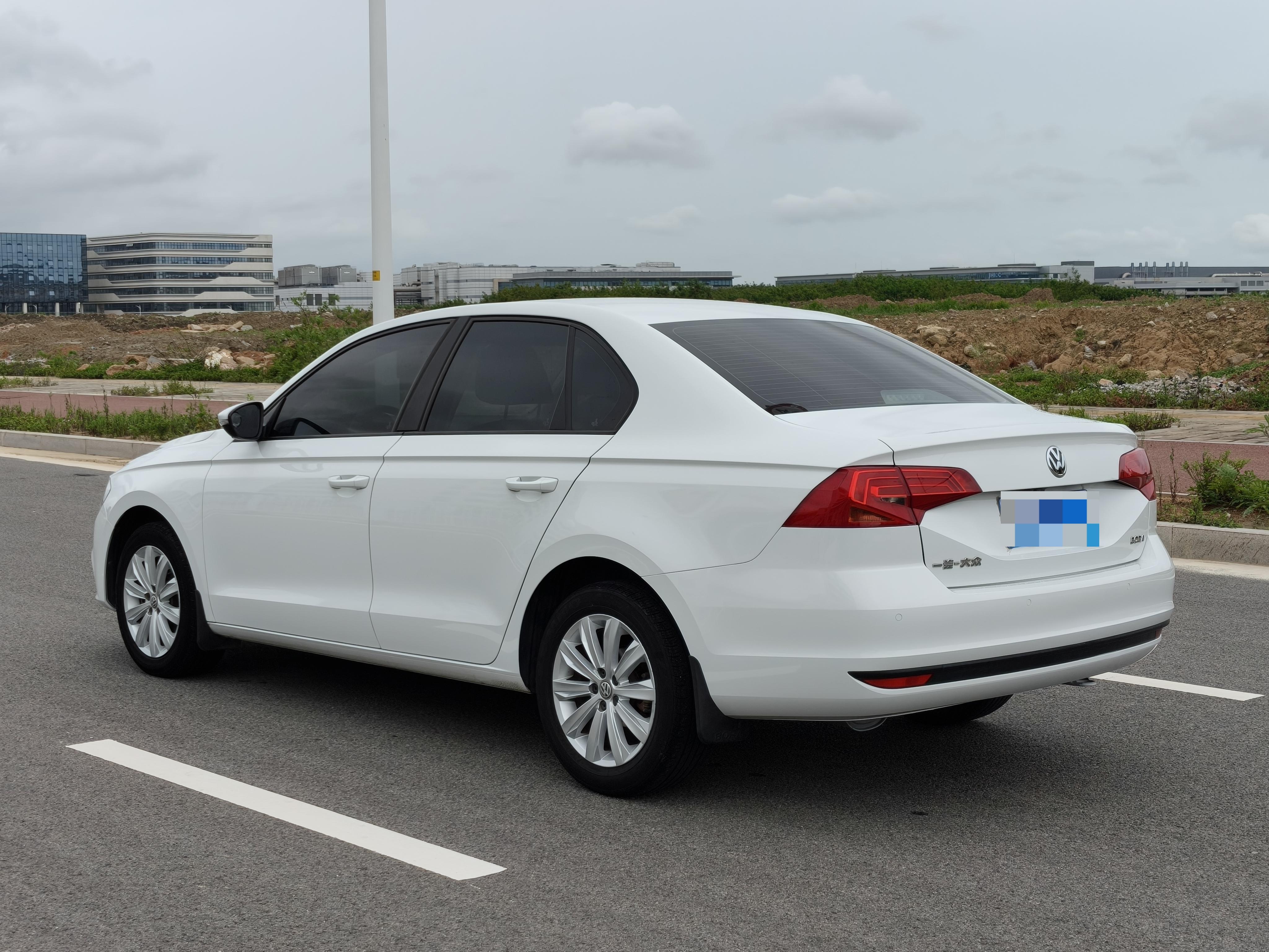 Volkswagen Bora 2021 thumb 2