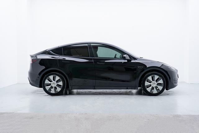 Tesla Model Y 2022 thumb 6