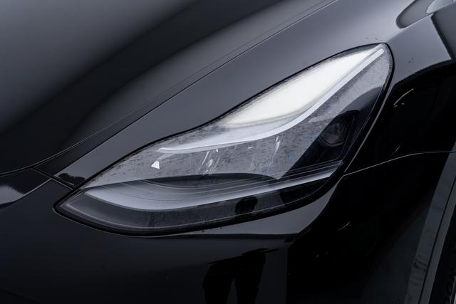 Tesla Model Y 2022 thumb 10