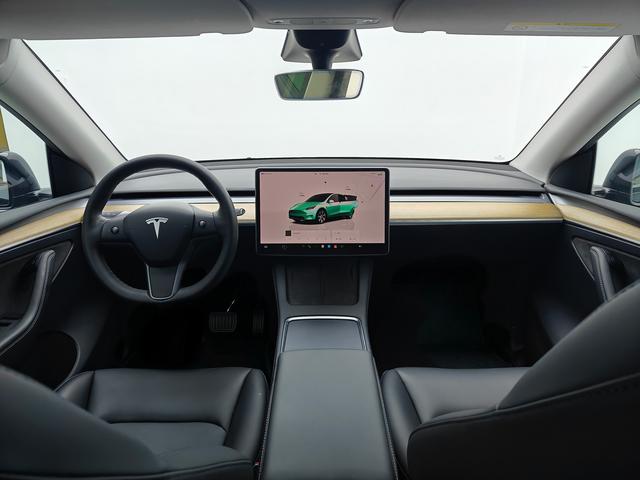 Tesla Model Y 2022 thumb 12