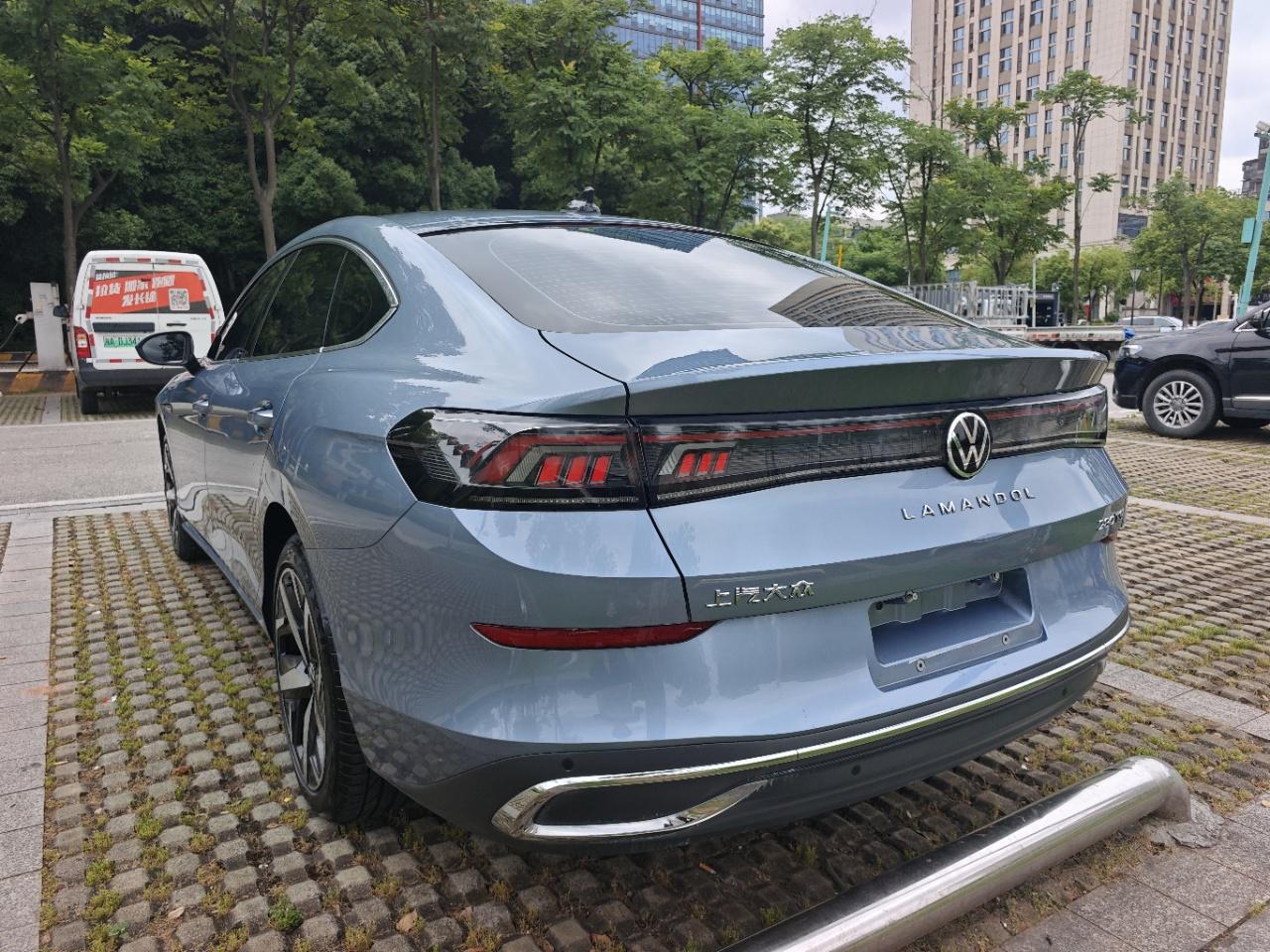 Volkswagen Lamando 2023 thumb 2