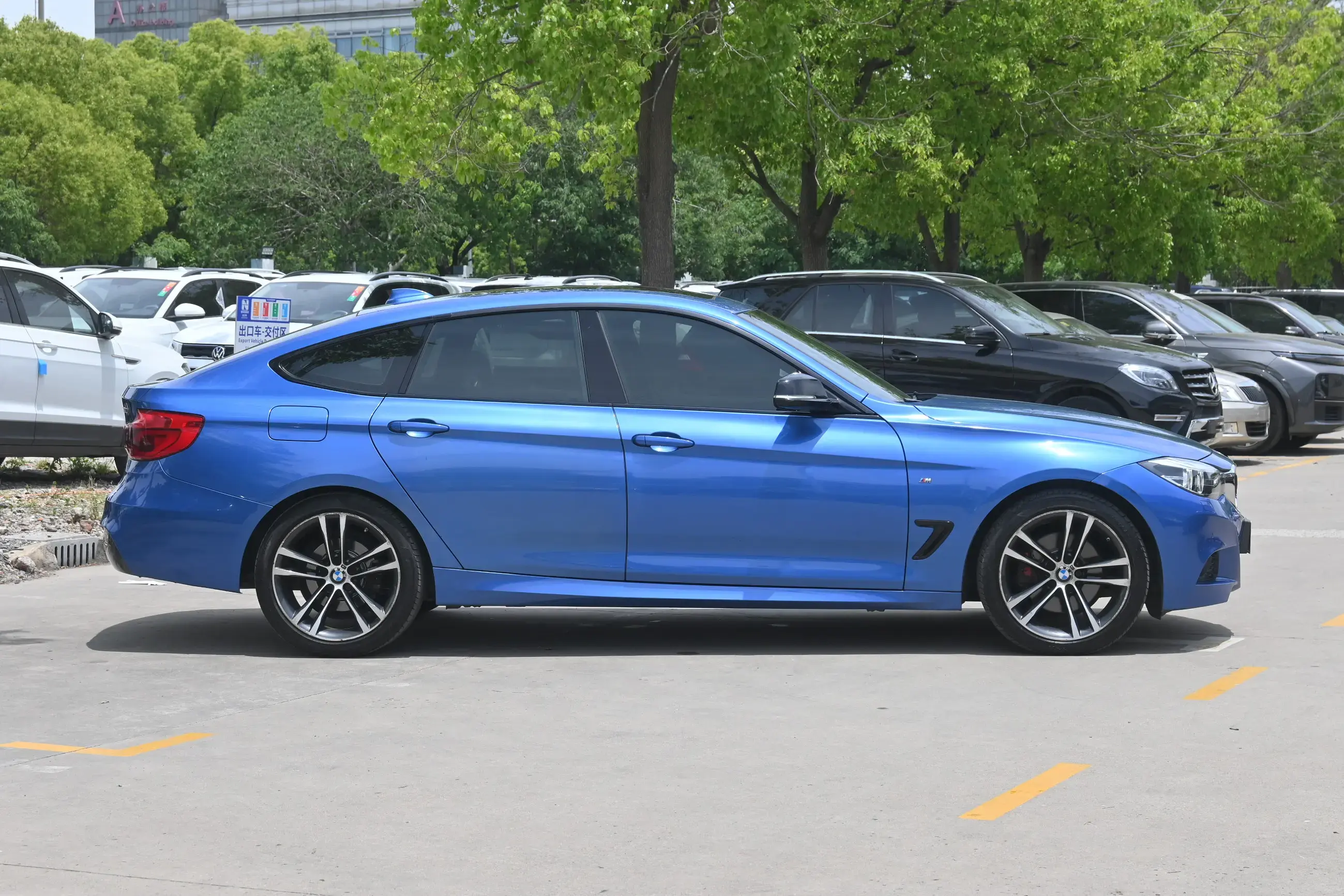 BMW 3 серии 2017 thumb 6