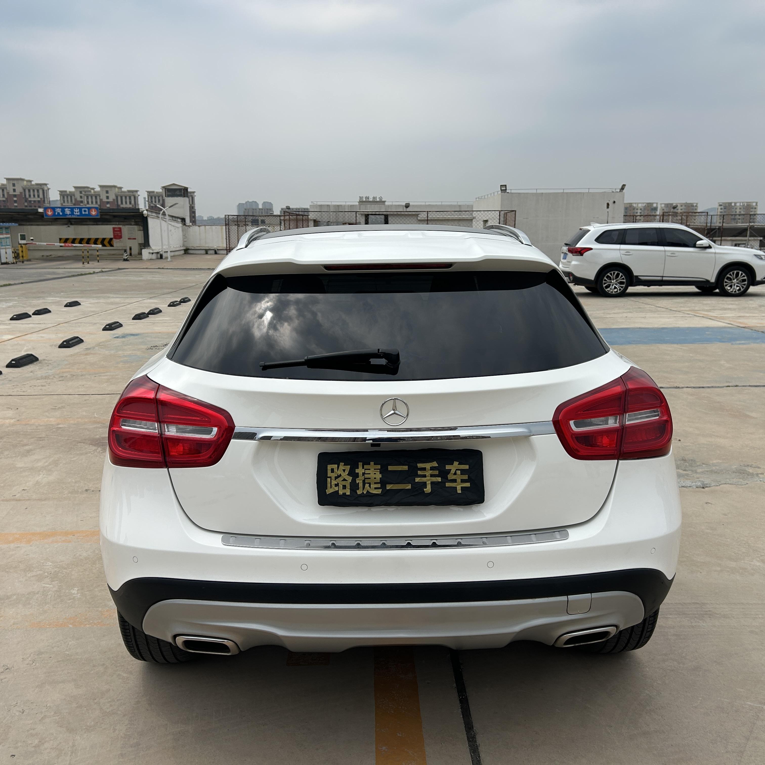 Mercedes-Benz GLA 2016 thumb 3