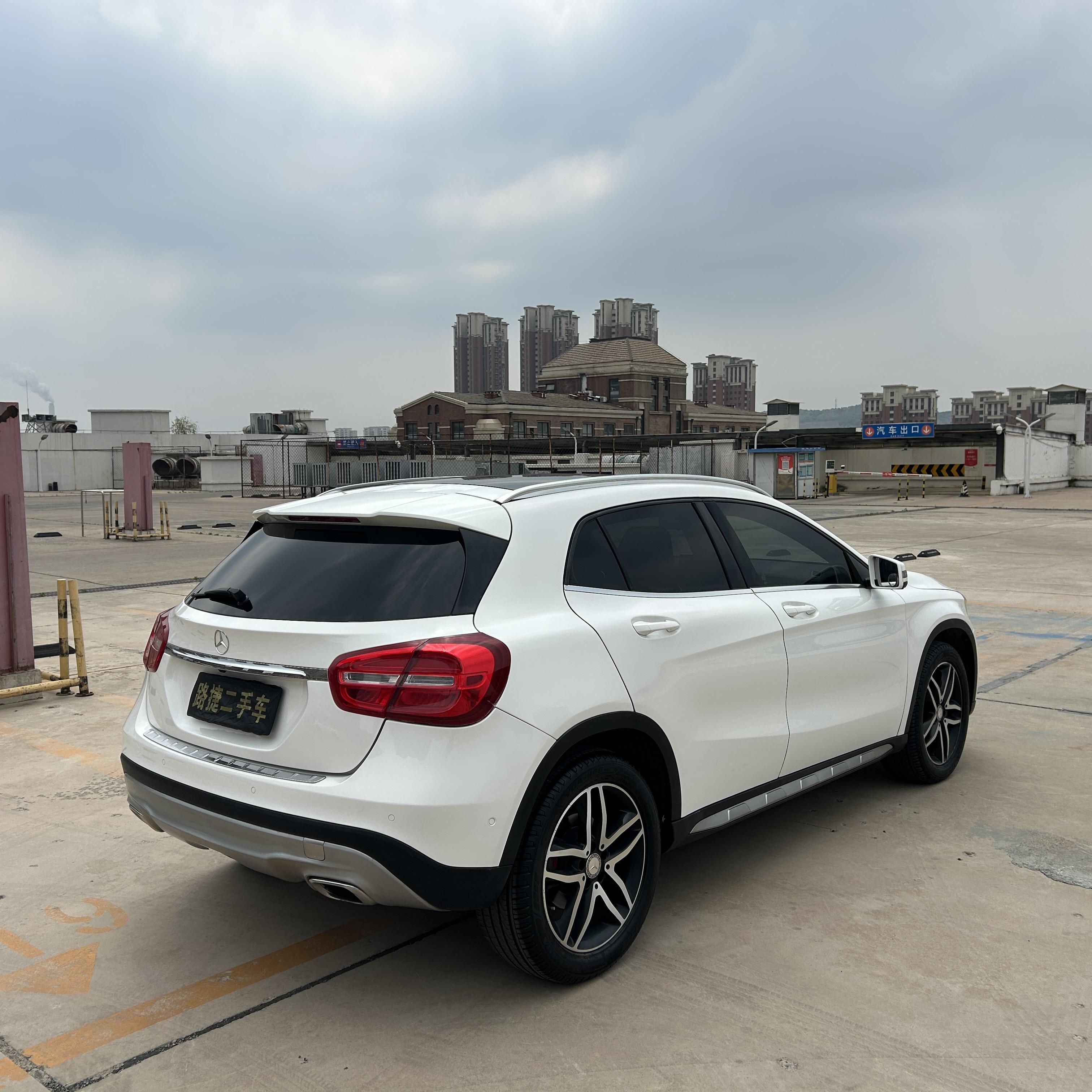 Mercedes-Benz GLA 2016 thumb 4