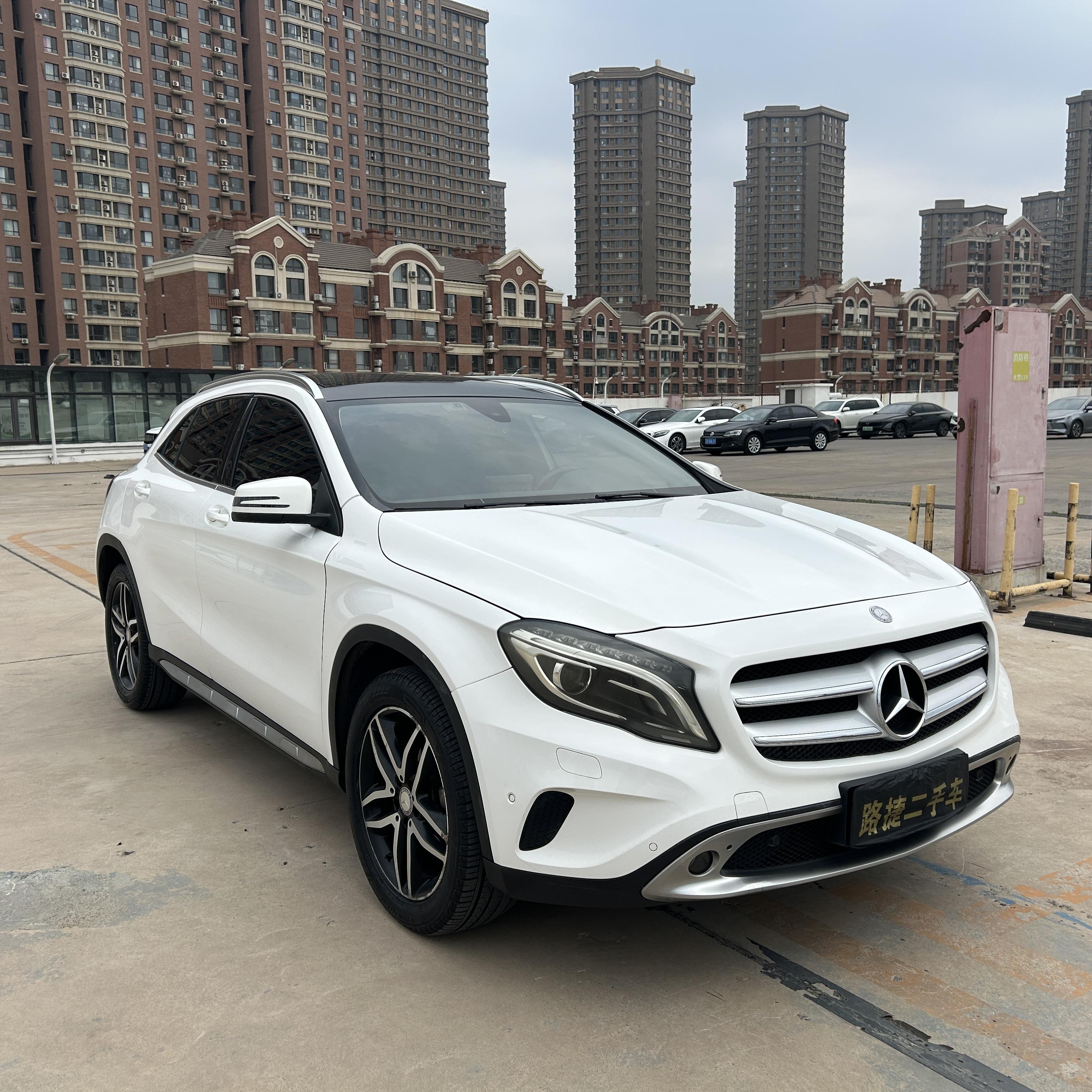 Mercedes-Benz GLA 2016 thumb 10