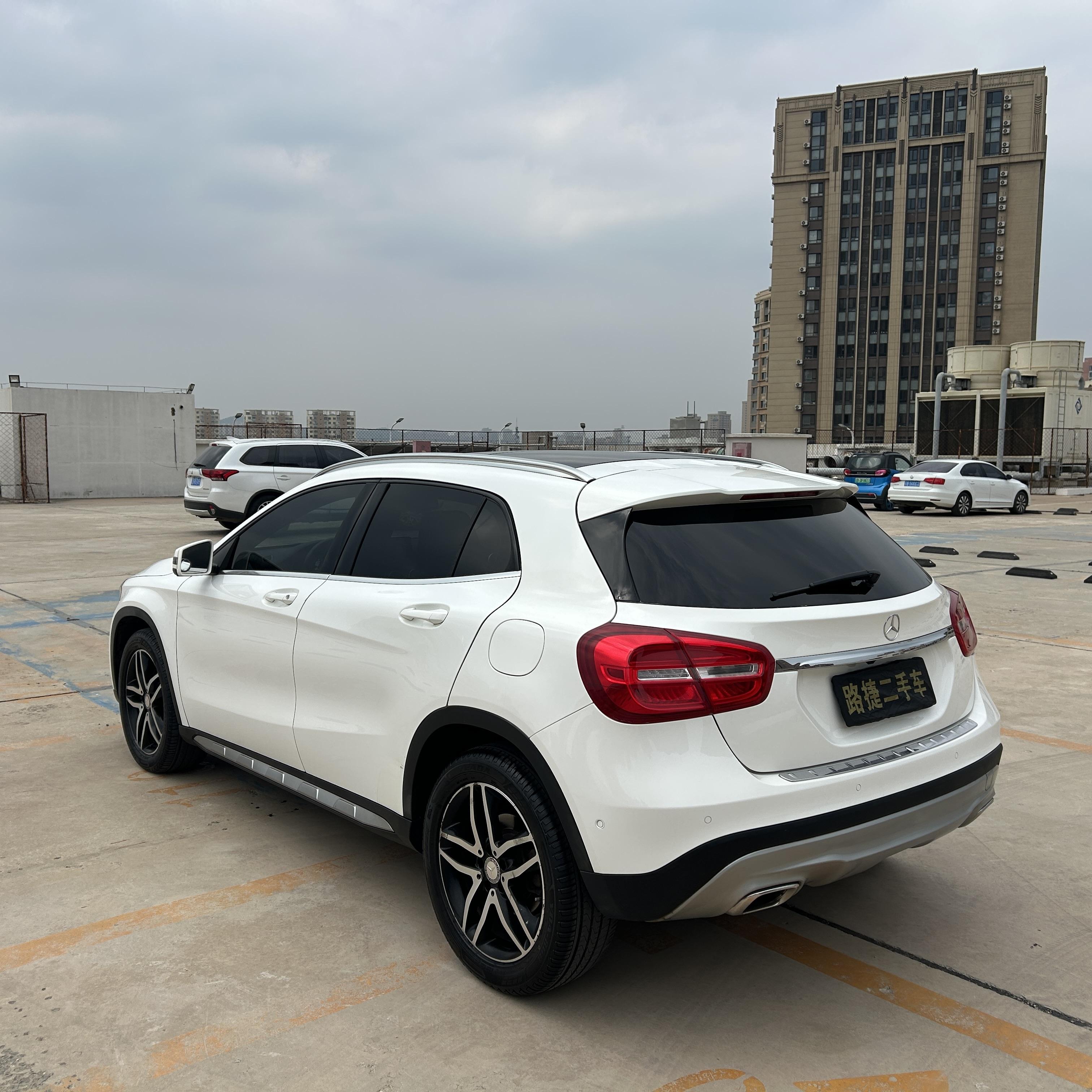 Mercedes-Benz GLA 2016 thumb 11