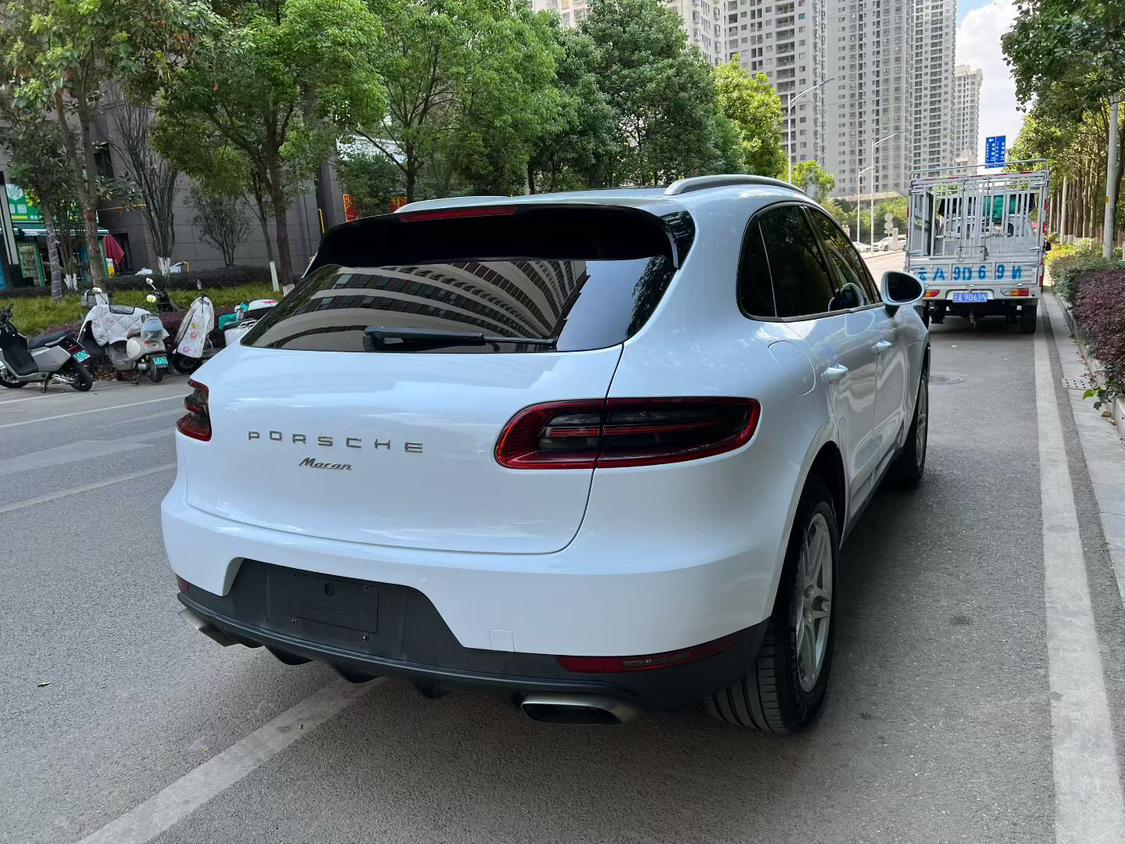 Porsche Macan 2014 thumb 4