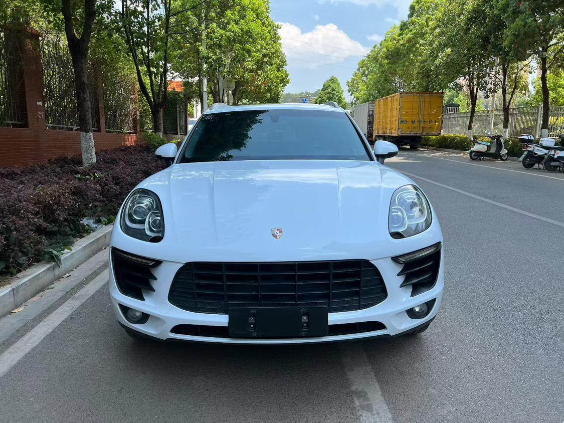 Porsche Macan 2014 thumb 10