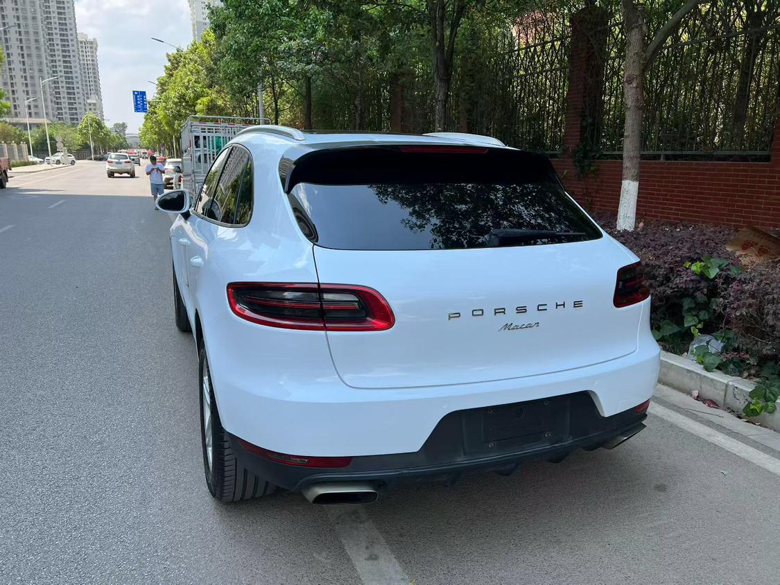 Porsche Macan 2014 thumb 12