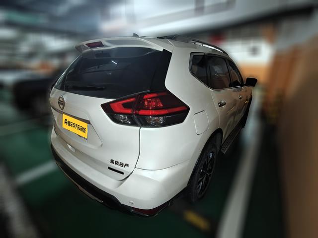 Nissan X-Trail 2019 thumb 2