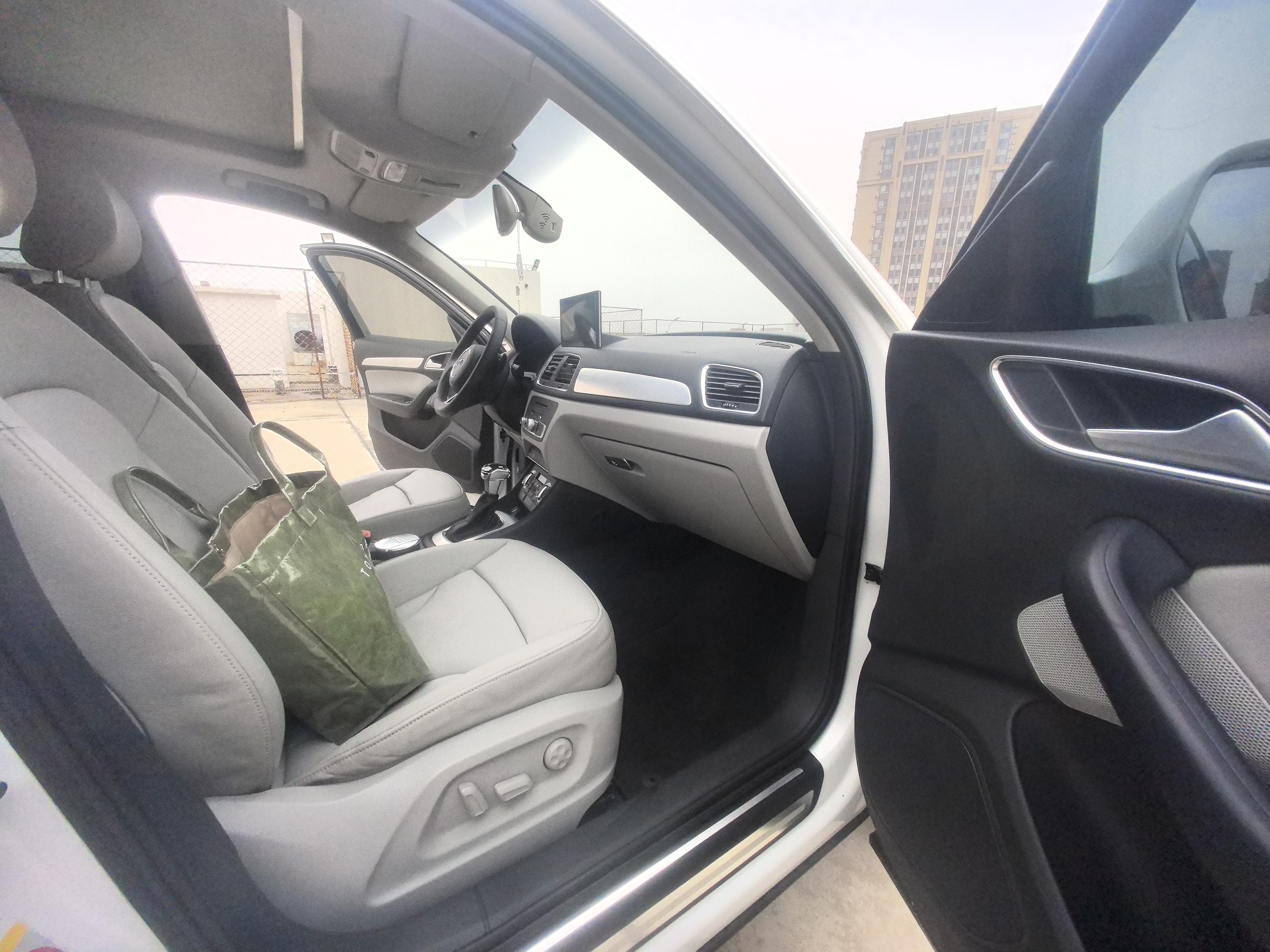 Audi Q3 2013 thumb 4
