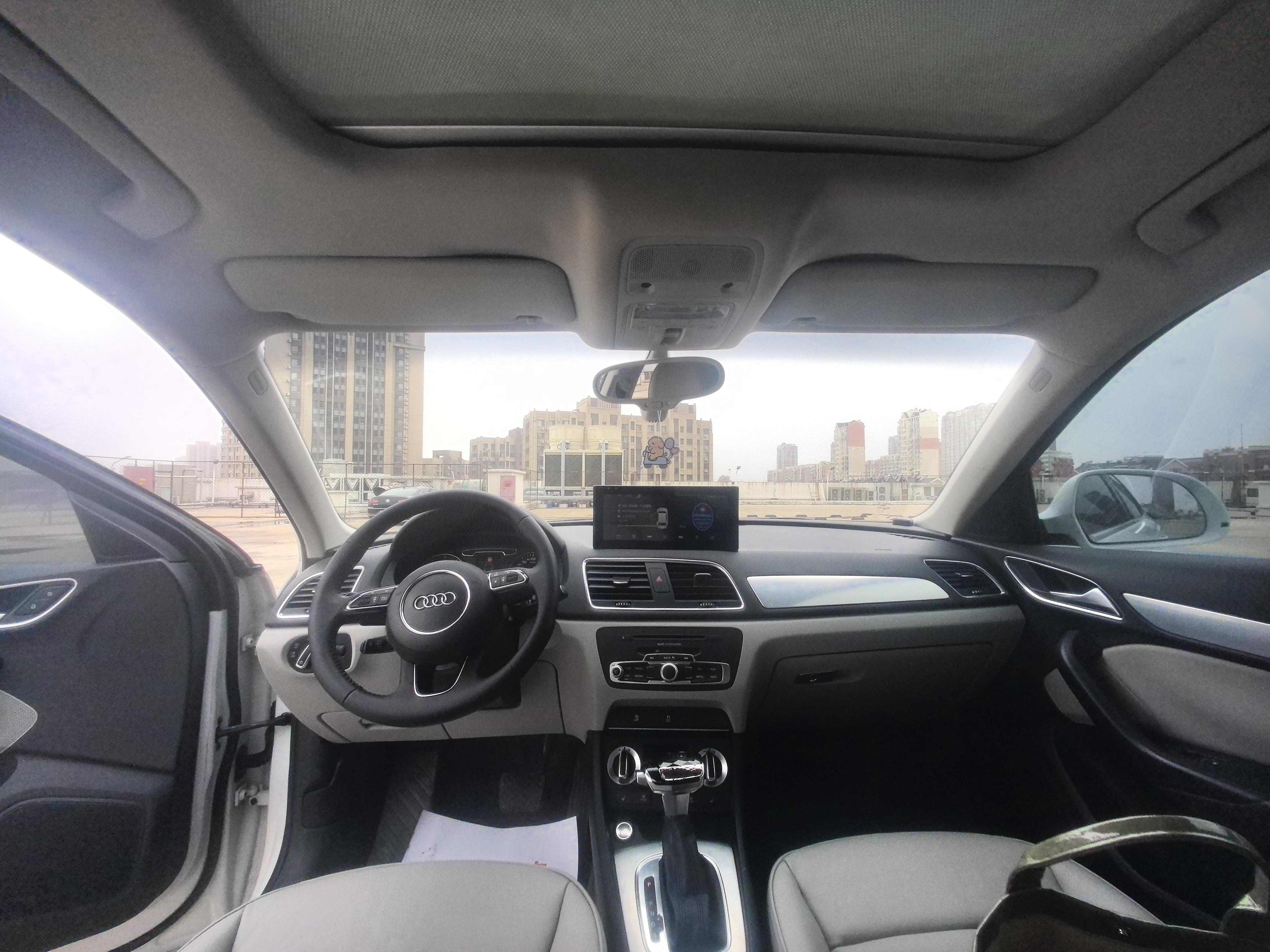 Audi Q3 2013 thumb 5