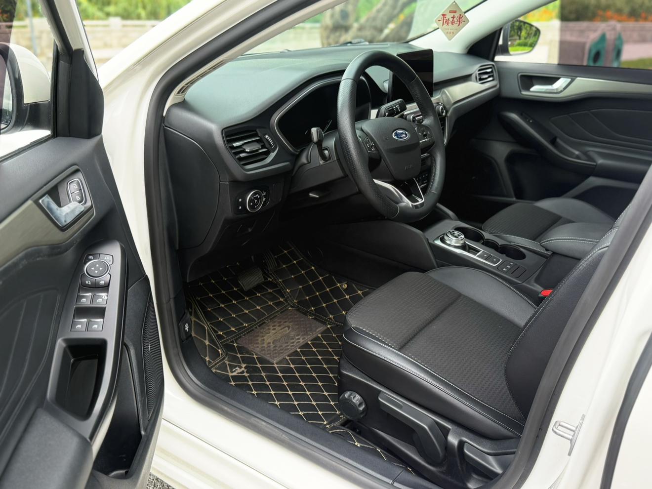 Ford Focus ST 2020 thumb 6