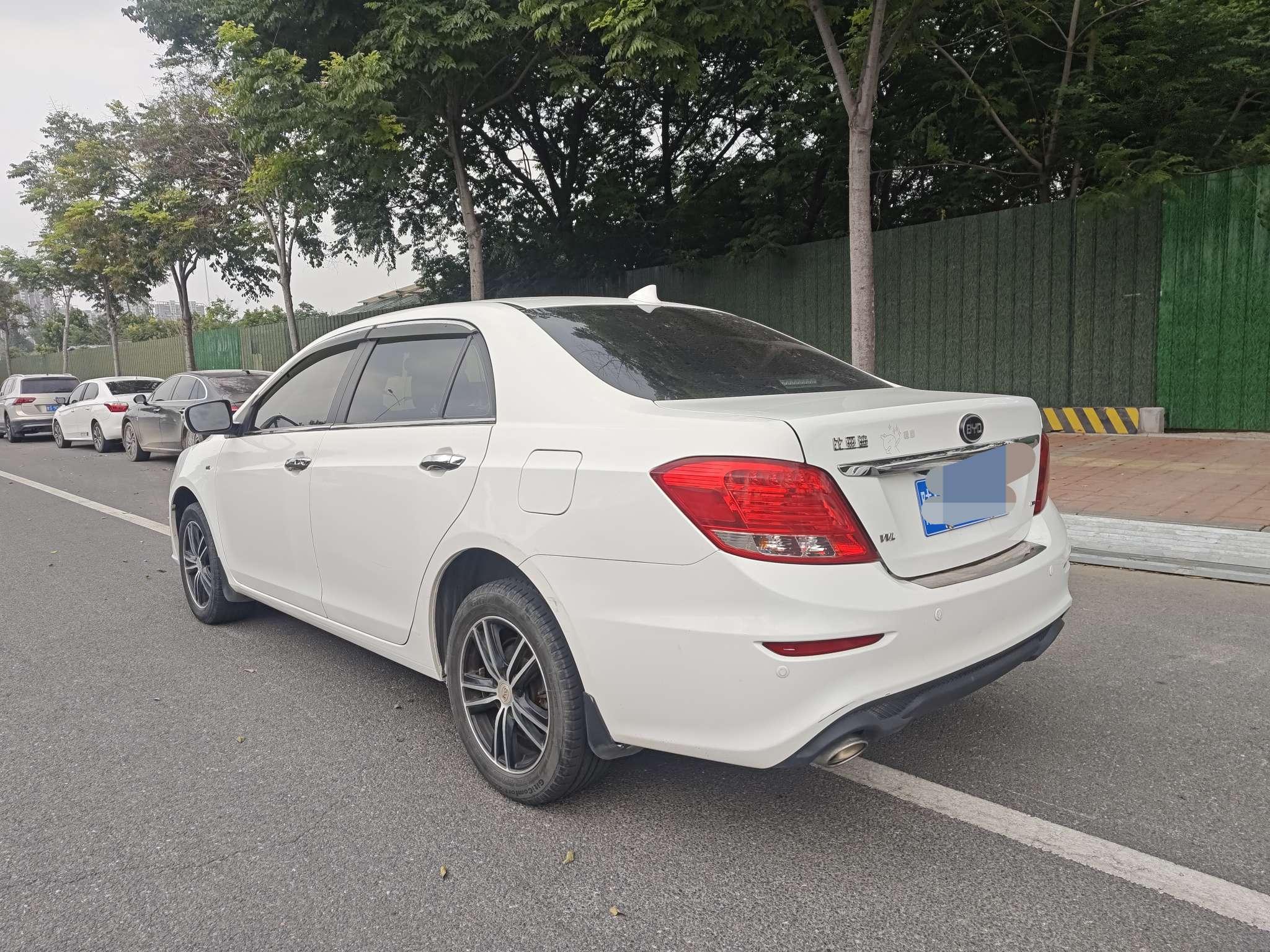 BYD Qin 2018 thumb 2
