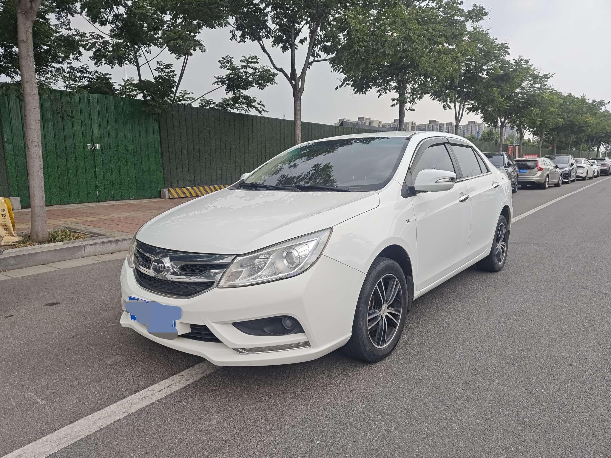 BYD Qin 2018 thumb 8